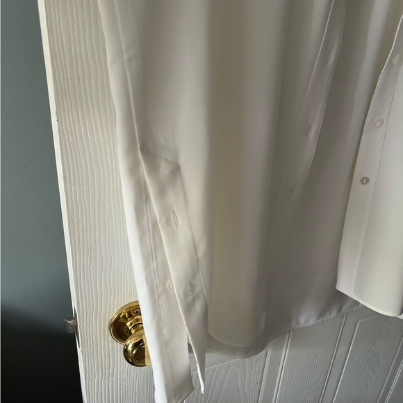 White button blouse - Picture 2 of 2